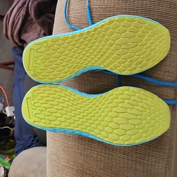 Gently Worn New Balance Size 8 - Picture 3 of 5